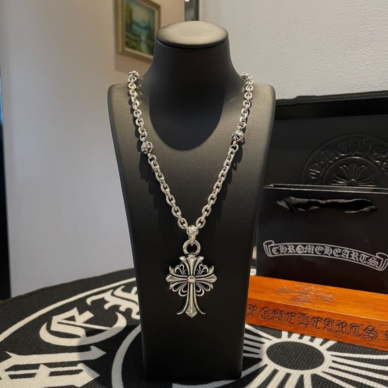 Ch*0me He**ts necklaces
